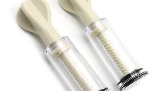 DACAIFH 乳首攻め 乳頭吸引器 手動式 乳首ポンプ 搾乳機 透明 ニップルカップ 1.8cm